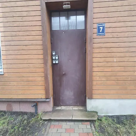 Hot Ernestines Iela 7-7 Enjoy The Feel Of And History! *